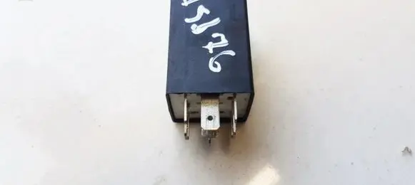 Volkswagen PASSAT B5.5 Other relay 3A0927181 61233005