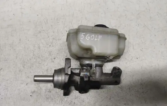 Volkswagen Golf V Master brake cylinder