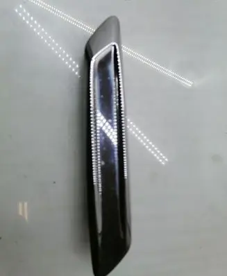 Front fender indicator light