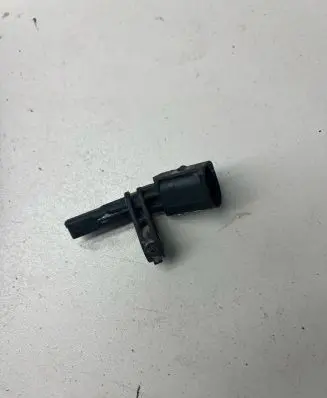 Volkswagen PASSAT B6 ABS brake wheel speed sensor 7h0927804