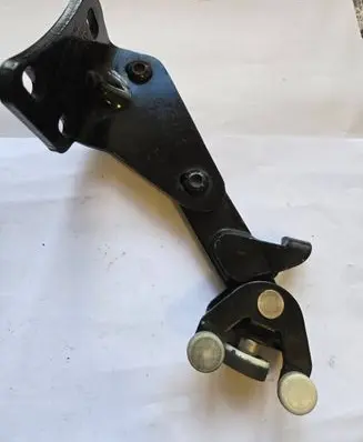 Volkswagen Caddy Sliding door lower roller guide/hinge 2k0843398a 2K0843398A