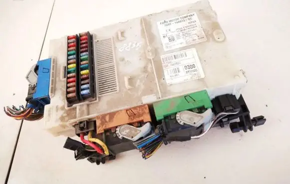 Ford Mondeo MK IV Comfort/convenience module 7g9t14a073dc 7g9t-14a073-dc