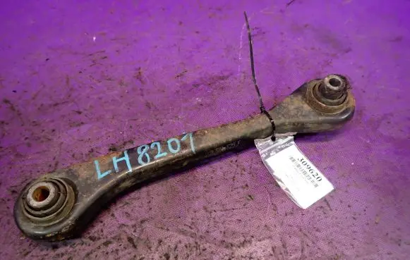 Volkswagen PASSAT CC Rear control arm 1K0501529F
