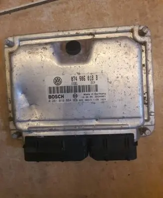 Volkswagen Multivan T4 Engine control unit/module 074906018B 28SA4061 0281010084