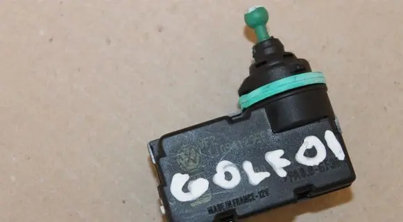 Volkswagen Golf IV Headlight level adjustment motor 1J0941295F