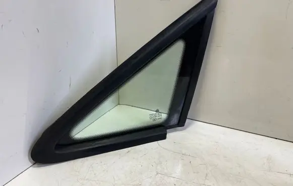 Volkswagen Touran I Front door vent window glass four-door 43R00048