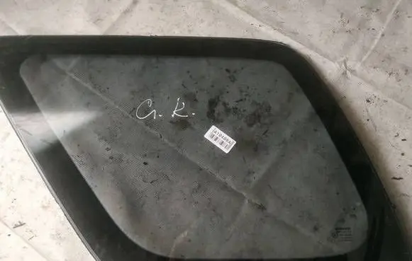 Honda CR-V Rear side window as2