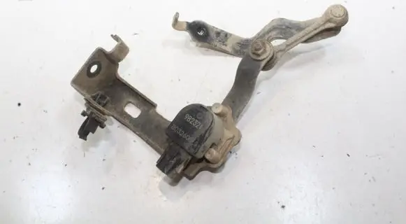 Lexus UX Rear air suspension level height sensor 