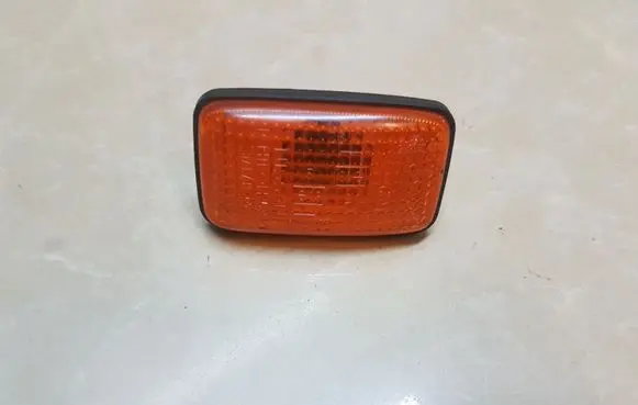 Nissan X-Trail T30 Front fender indicator light