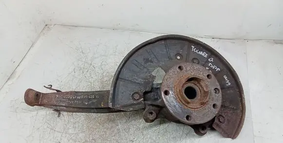 Volkswagen Touareg I Front wheel hub spindle knuckle 7LC407257A