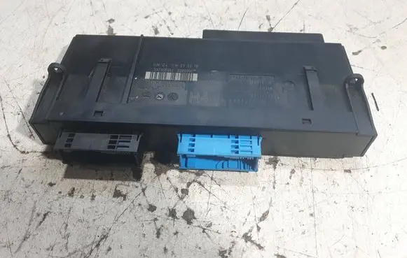 BMW 3 E90 E91 Comfort/convenience module 10681810 6983307