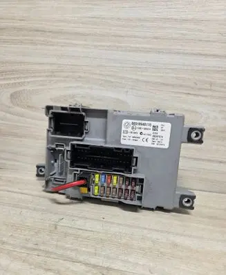 Fiat Doblo Fuse module 00518948170 28287074 116RI000674
