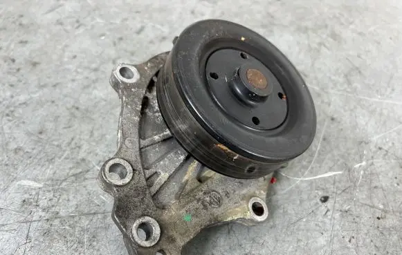 Toyota Avensis T270 Water pump