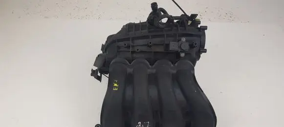 BMW 1 E81 E87 Intake manifold 7556613 22845910