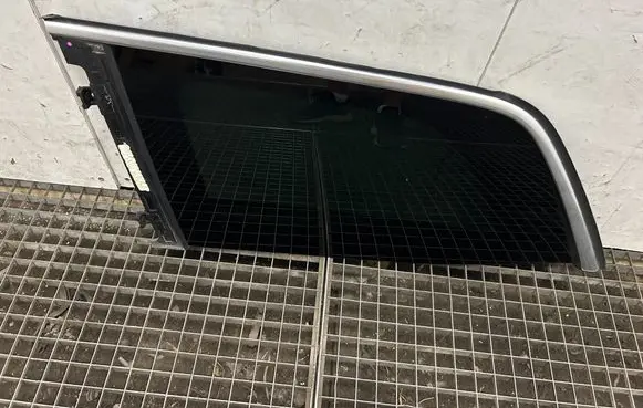 Mercedes-Benz GL X166 Rear side window A1666700150