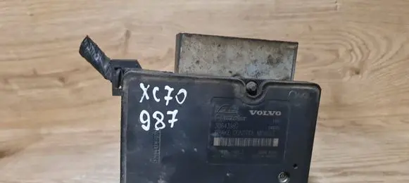 Volvo XC70 ABS Pump 30643982 P30643979