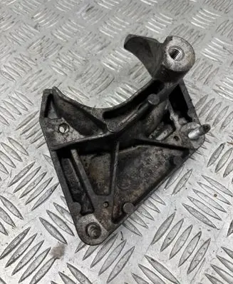 BMW 7 E65 E66 Engine mounting bracket 6758411