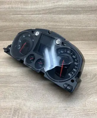Volkswagen PASSAT B6 Speedometer (instrument cluster) 3C0920960A