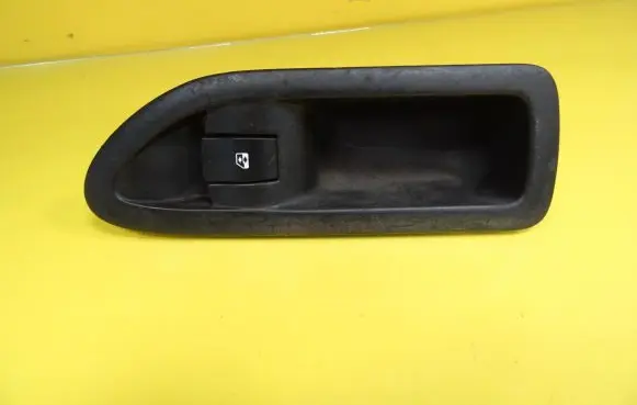 Renault Laguna II Electric window control switch 8200016013