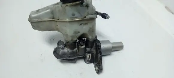 Skoda Superb B6 (3T) Master brake cylinder