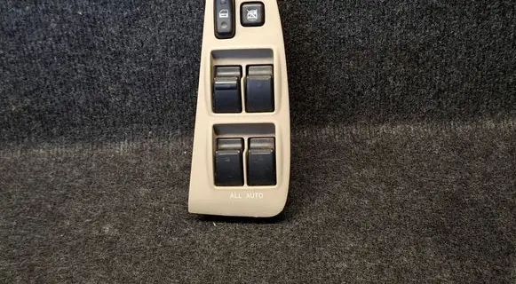 Toyota Avensis T250 Electric window control switch 8482005100 37168A178B06