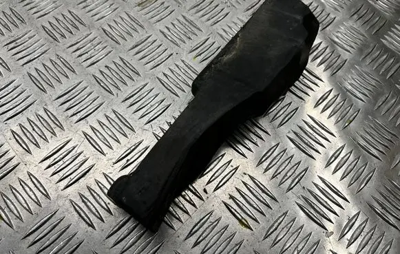 Volvo V50 Fender foam support/seal 8663732