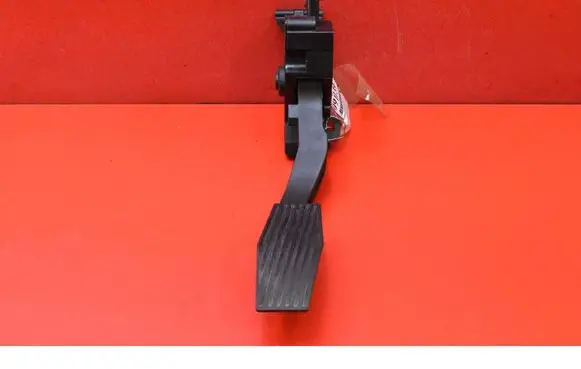 Opel Insignia A Accelerator throttle pedal 84478055