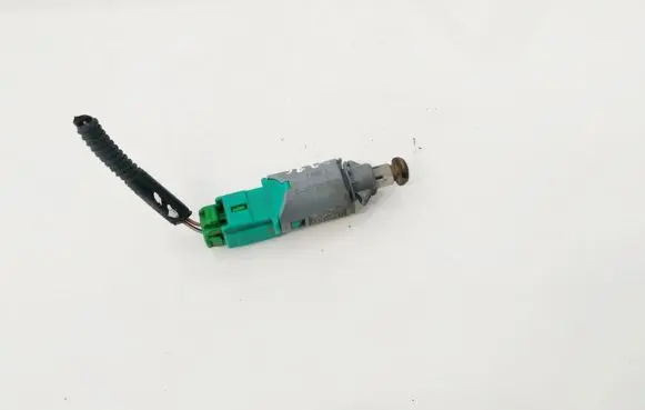 Renault Scenic II - Grand scenic II Brake pedal sensor switch 8200168239b 8200168239-b
