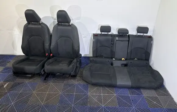 Lexus UX Seat set 
