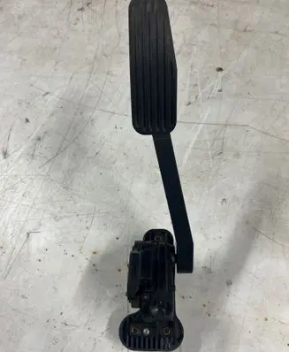 Volvo S60 Accelerator throttle pedal 6PV00853713 30683514