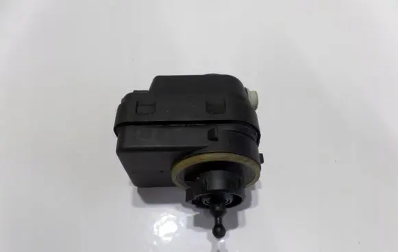 Peugeot 607 Headlight level adjustment motor 5041100