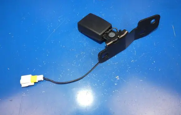Fiat 500X Rear seatbelt buckle
