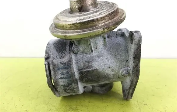 Mercedes-Benz C AMG W203 EGR valve A611090075A