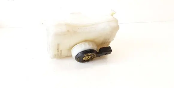 Brake fluid reservoir