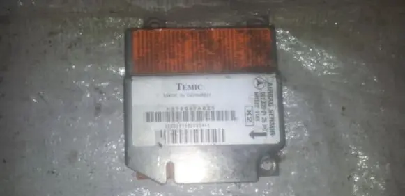 Mercedes-Benz E W210 Airbag control unit/module 0018202126