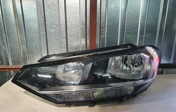 Volkswagen Touran III Headlight/headlamp 5TB941005A