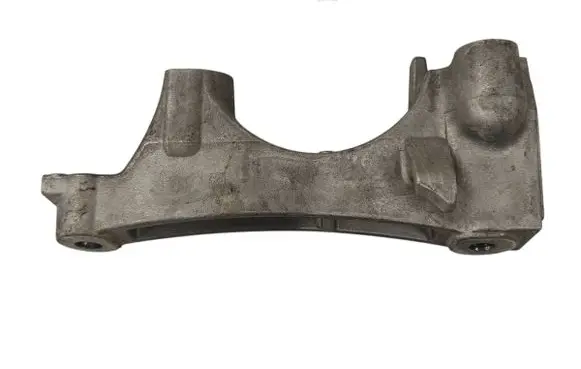 Toyota Camry VIII XV70 Engine mounting bracket
