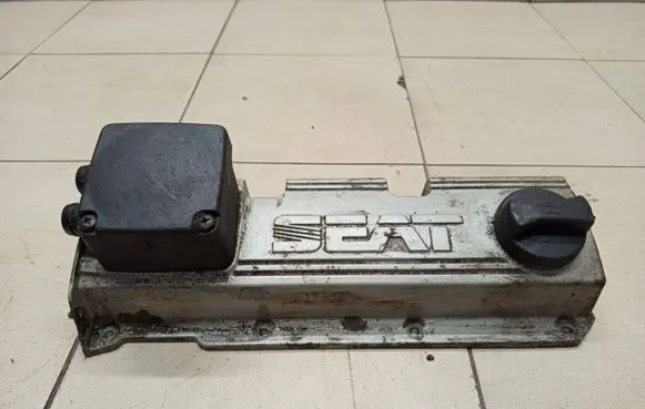 Rocker cam cover
