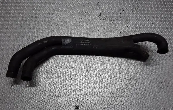 Volkswagen Polo III 6N 6N2 6NF Engine coolant pipe/hose