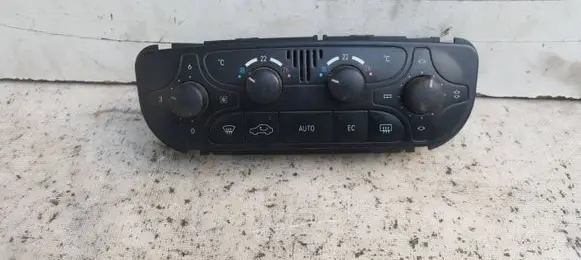 Mercedes-Benz C W203 Climate control unit A2038300785