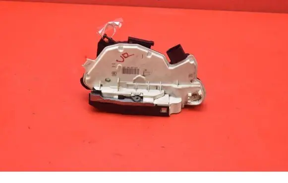 Volkswagen PASSAT CC Front door lock 5N0837015E
