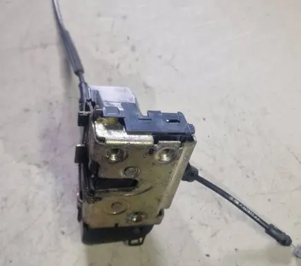 Renault Laguna II Rear door lock 337977