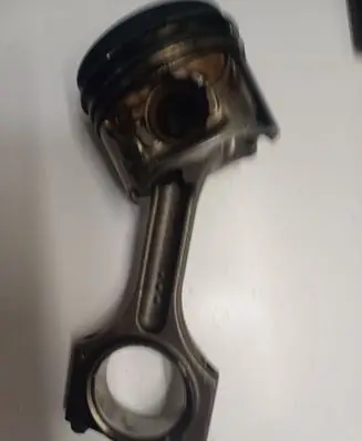 Piston with connecting rod