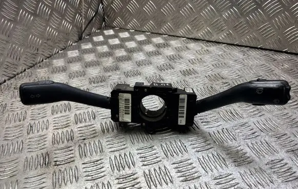 Wiper turn signal indicator stalk/switch