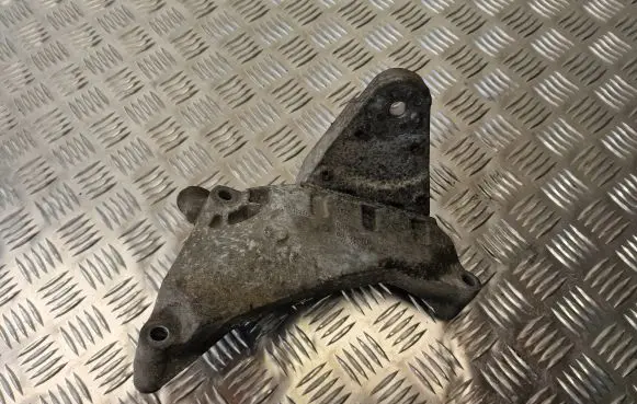 Volkswagen Transporter - Caravelle T5 Engine mounting bracket 03L199207B
