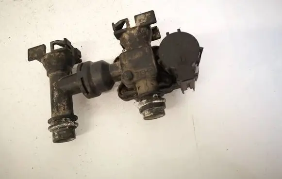 Opel Astra G Coolant heater control valve 90559837