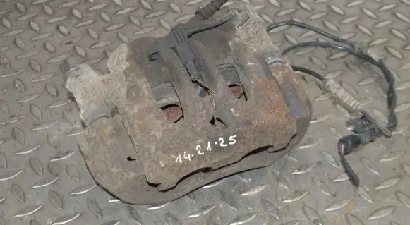 Mercedes-Benz Vito Viano W447 Front brake caliper