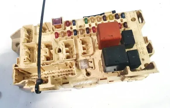 Toyota Avensis Verso Fuse box set 8922144030 89221-44030