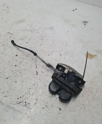 Audi A4 S4 B6 8E 8H Tailgate/trunk/boot lock/catch/latch 8E9827520
