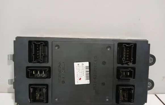 Mercedes-Benz R W251 SAM control unit A1645455732 A1644421600